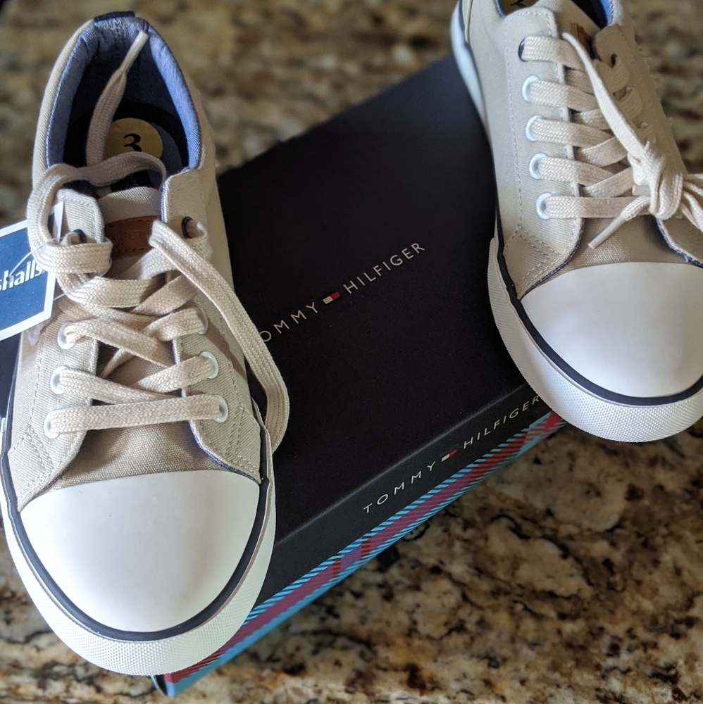 Tommy Hilfiger kids sneakers